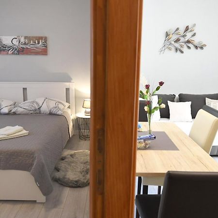 Apartment Karla Zara Esterno foto