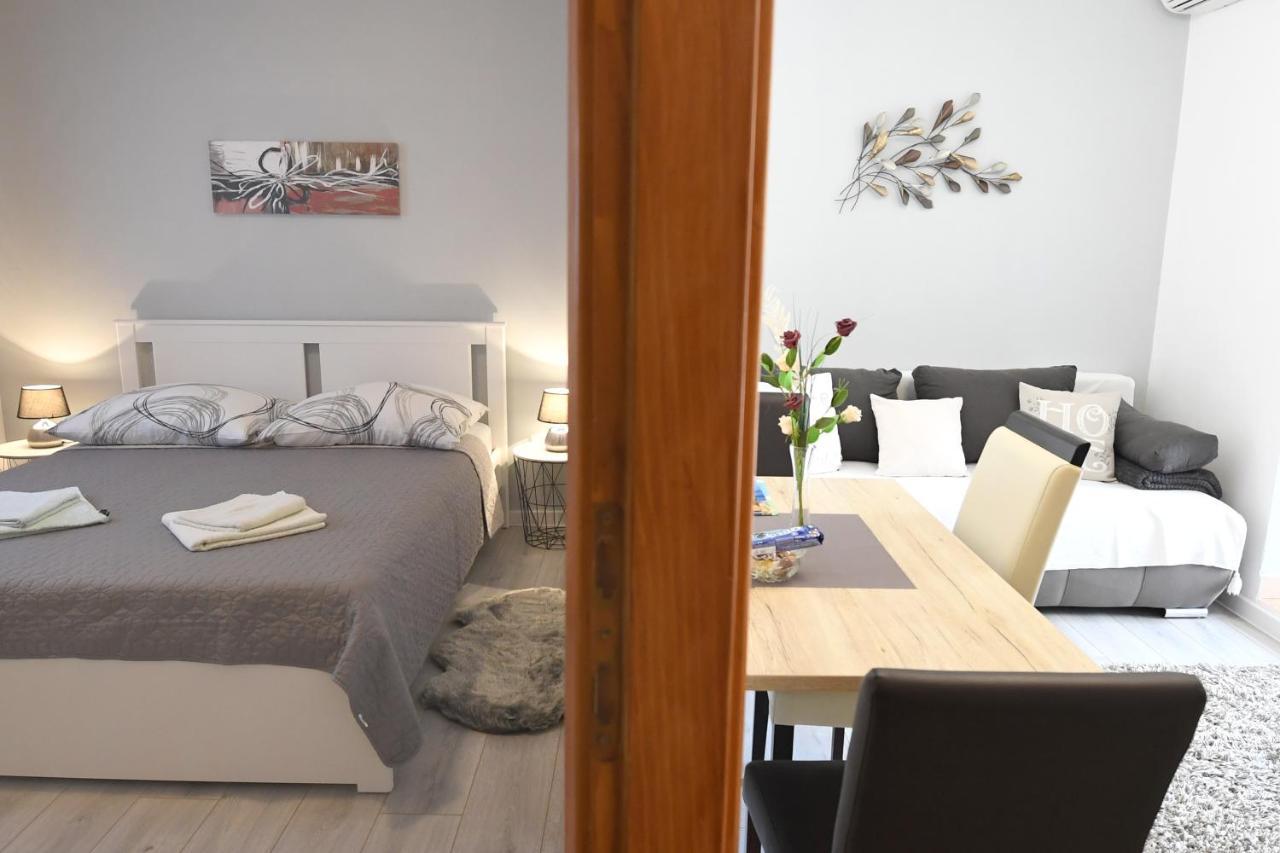 Apartment Karla Zara Esterno foto
