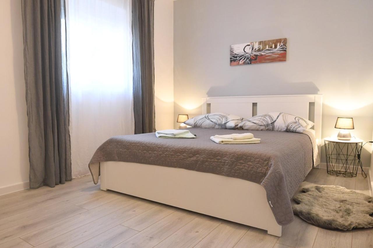 Apartment Karla Zara Esterno foto