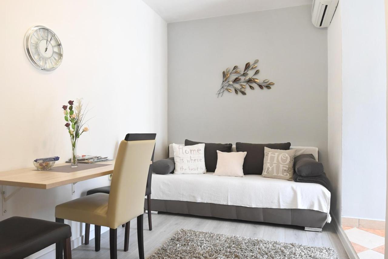Apartment Karla Zara Esterno foto